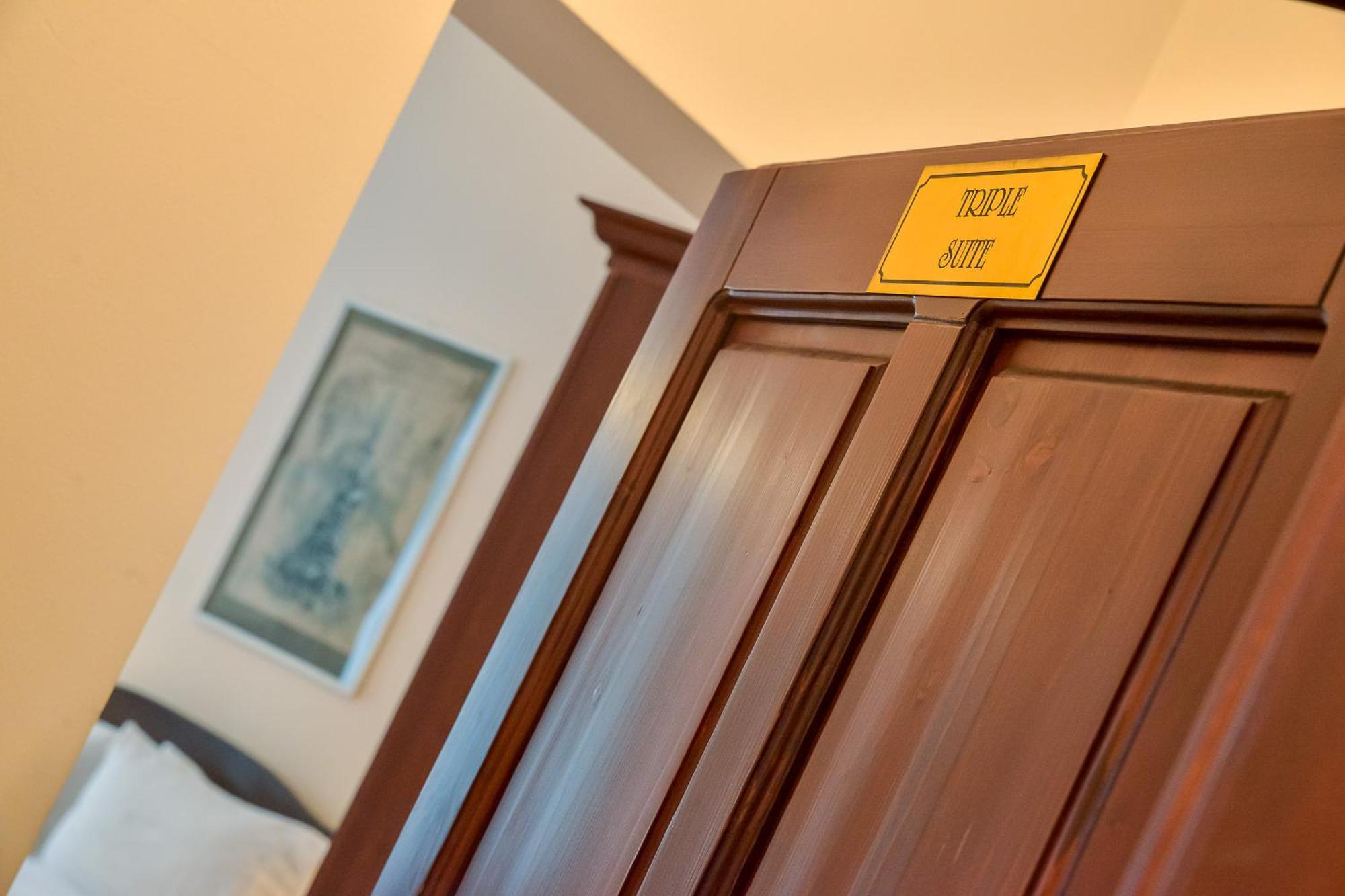 An Der Holztreppe Apartment Sighisoara Bagian luar foto
