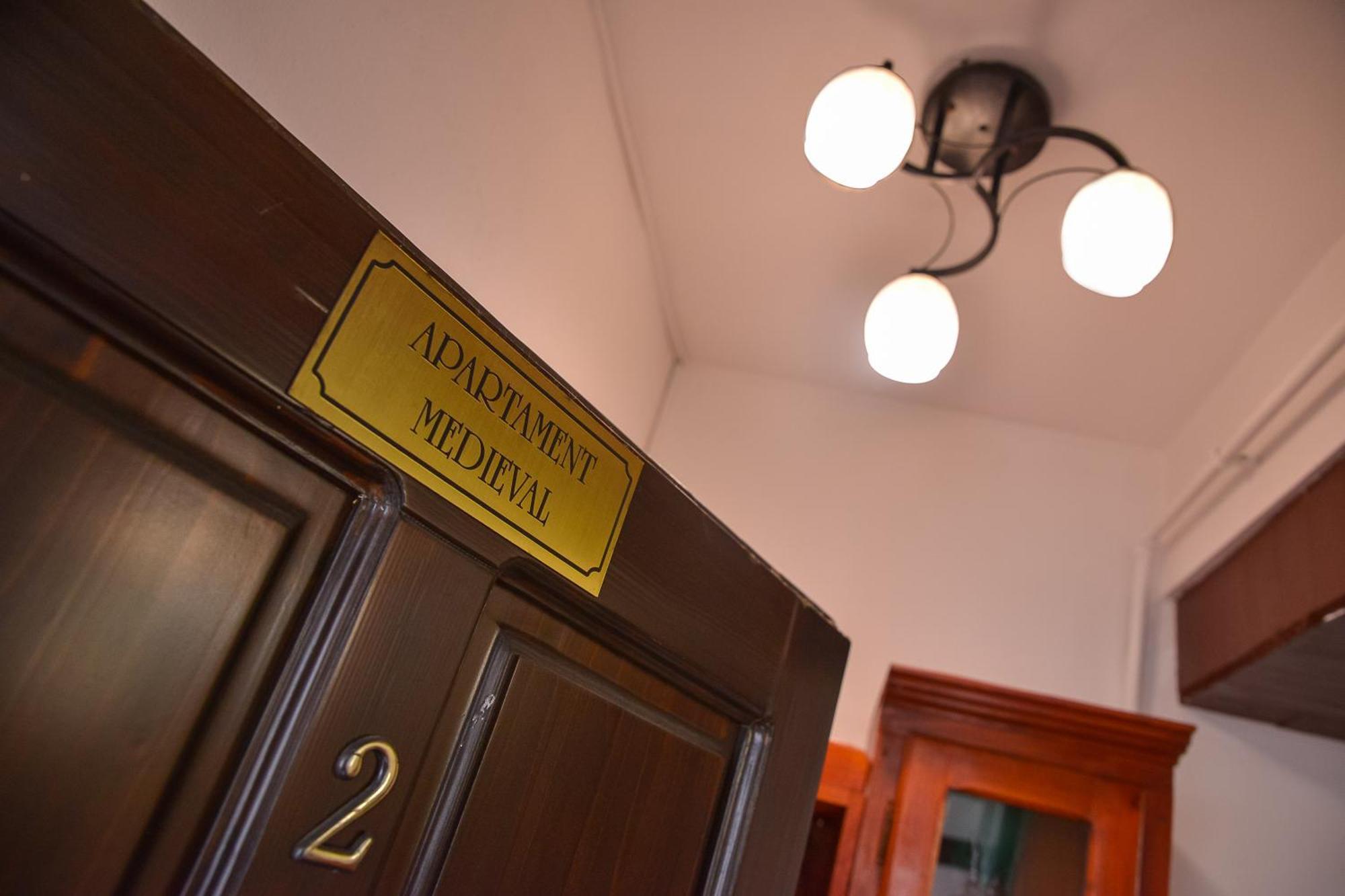 An Der Holztreppe Apartment Sighisoara Bagian luar foto